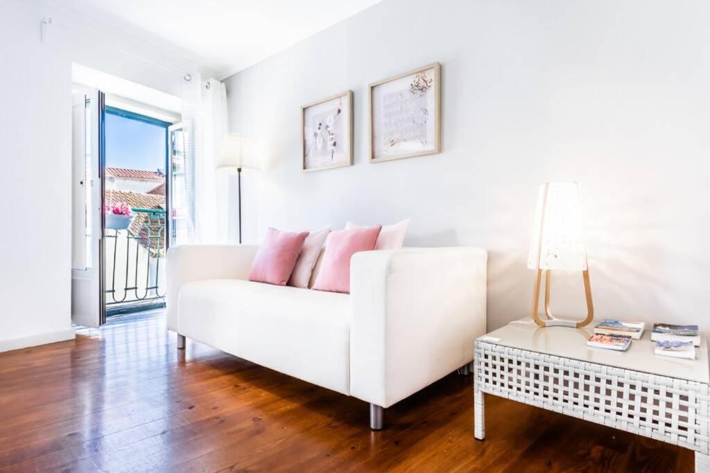Inloveapartments - Alfama Balcony Appartement